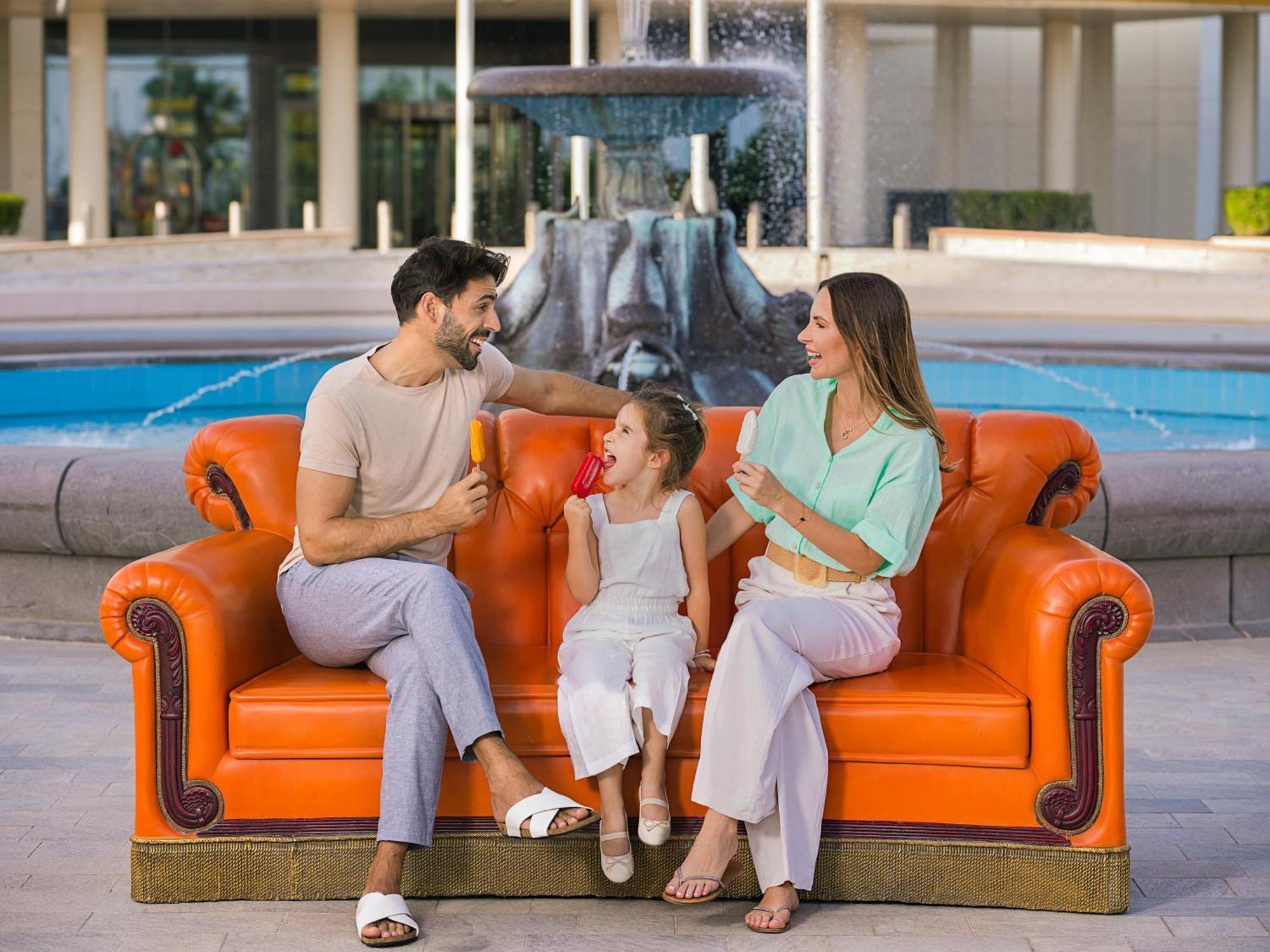 Hotel The Wb Abu Dhabi, Curio Collection By Hilton Zewnętrze zdjęcie Family at the resort