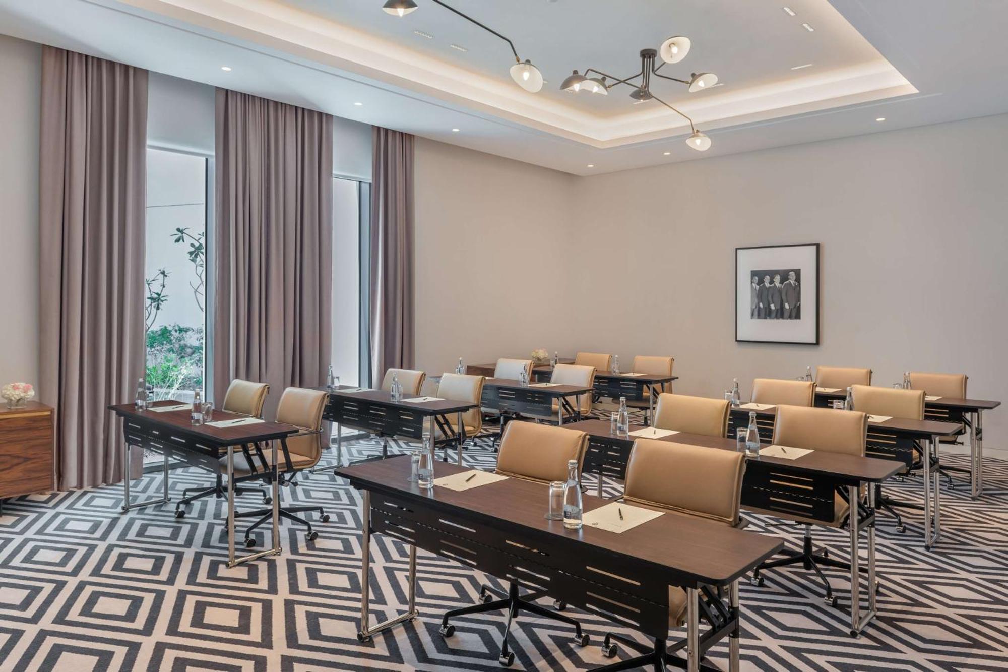 Hotel The Wb Abu Dhabi, Curio Collection By Hilton Zewnętrze zdjęcie Meeting room