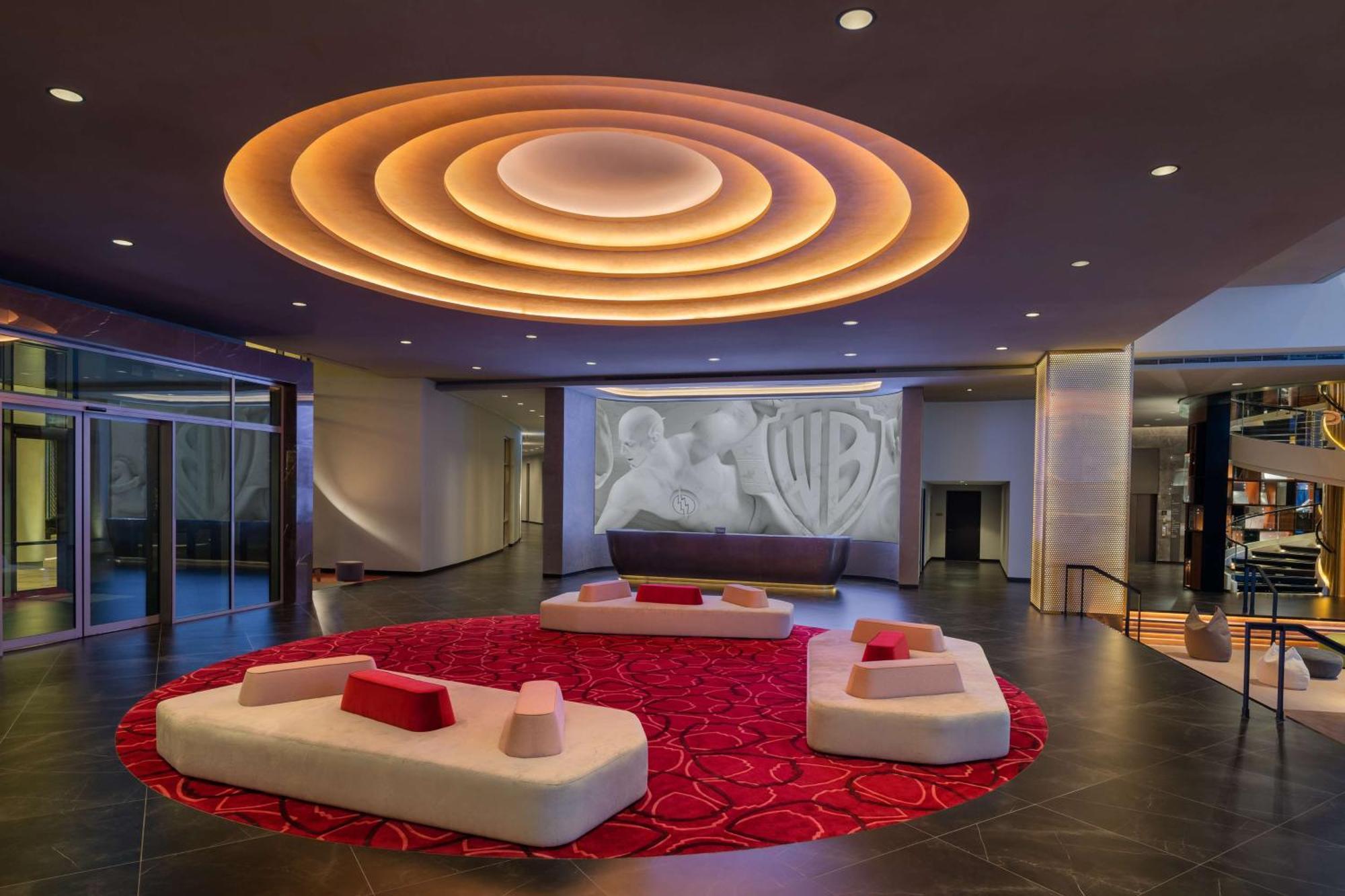 Hotel The Wb Abu Dhabi, Curio Collection By Hilton Zewnętrze zdjęcie The lobby of the hotel