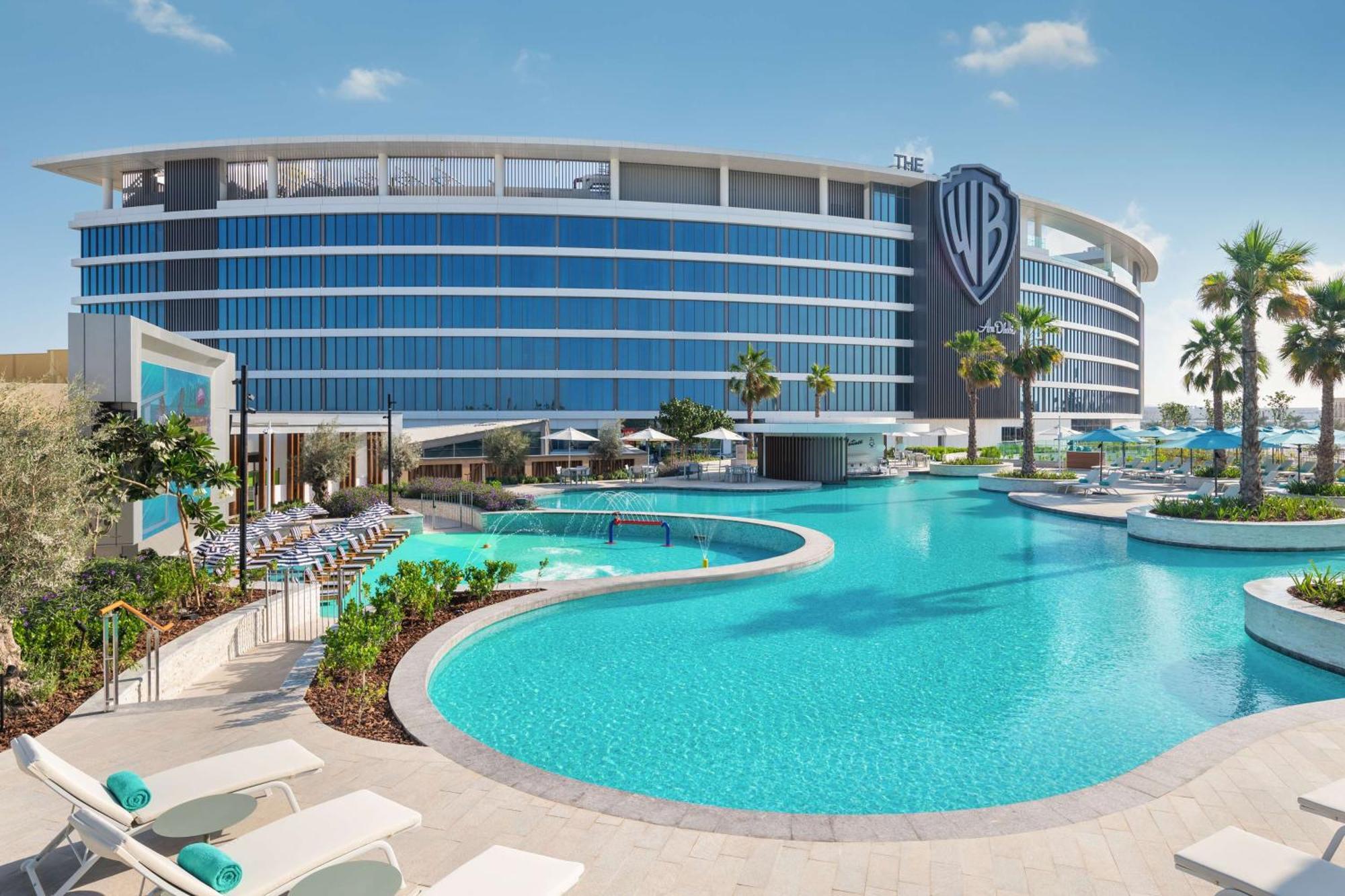 Hotel The Wb Abu Dhabi, Curio Collection By Hilton Zewnętrze zdjęcie The hotel's pool